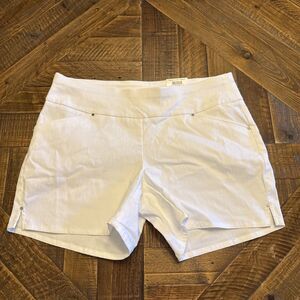 INC International Concepts Women’s Curvy Mid Rise White Shorts Size 8 NWT Core